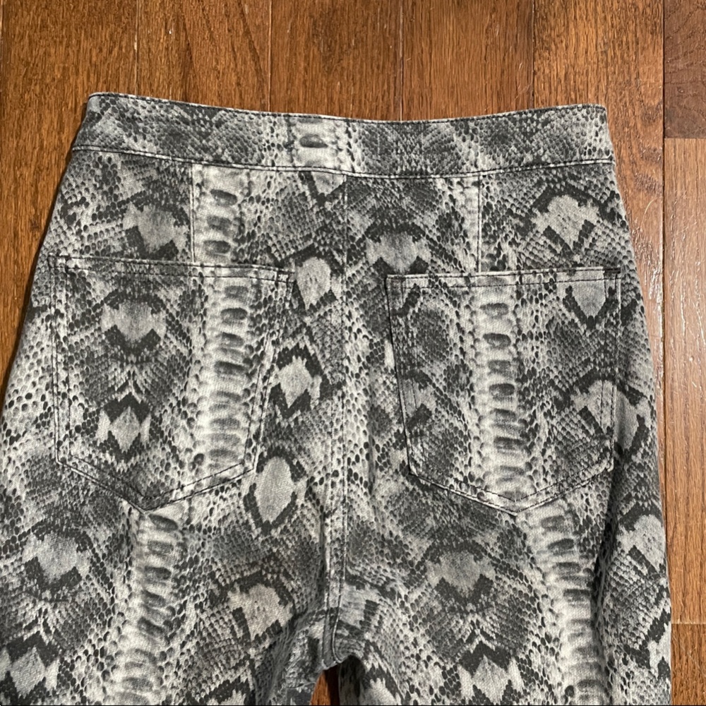 We The Free “Just Float On” Snake Print High Rise Flare Jeans - Picture 5 of 7